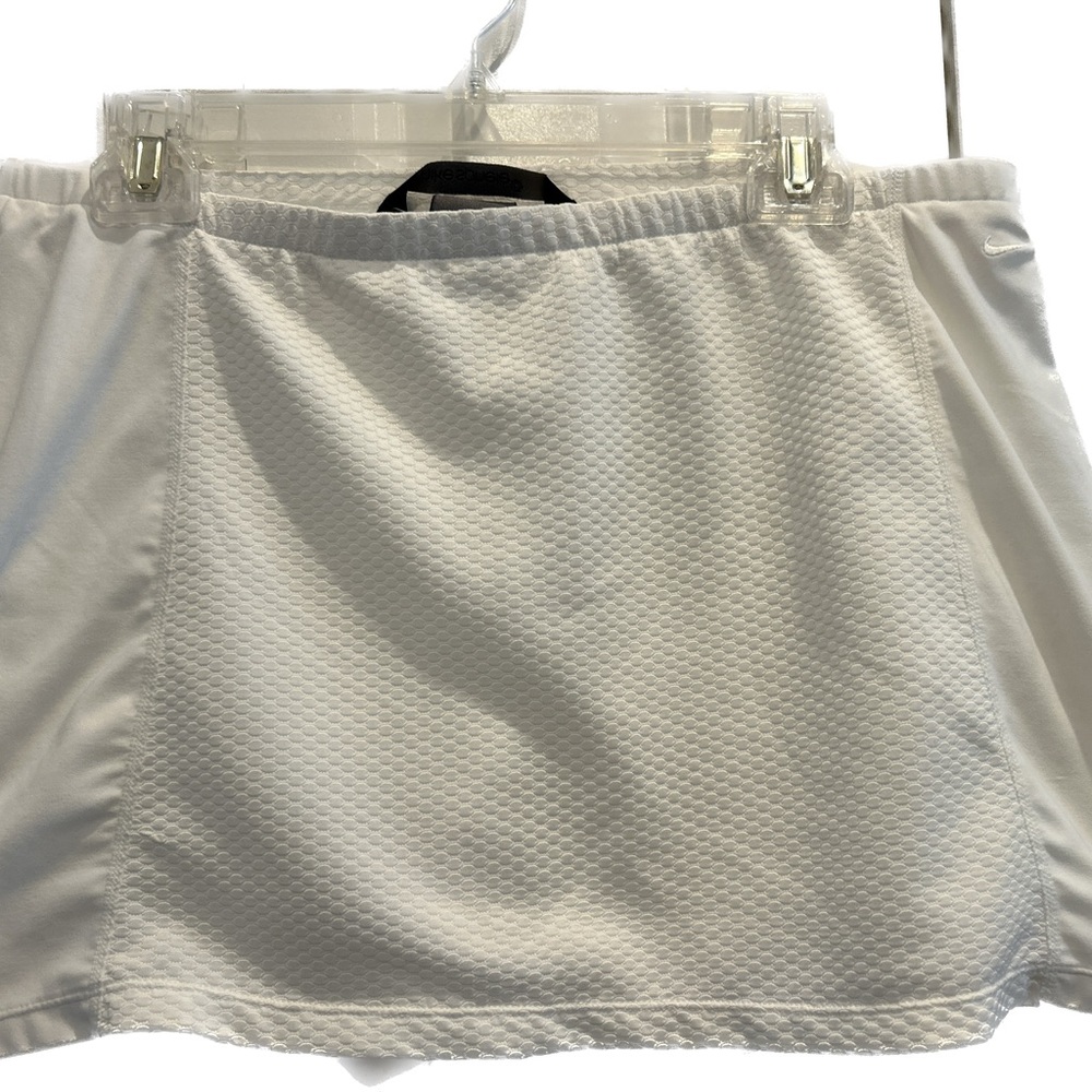 Nike Sphere Dry Women’s White Sport Mini Skort